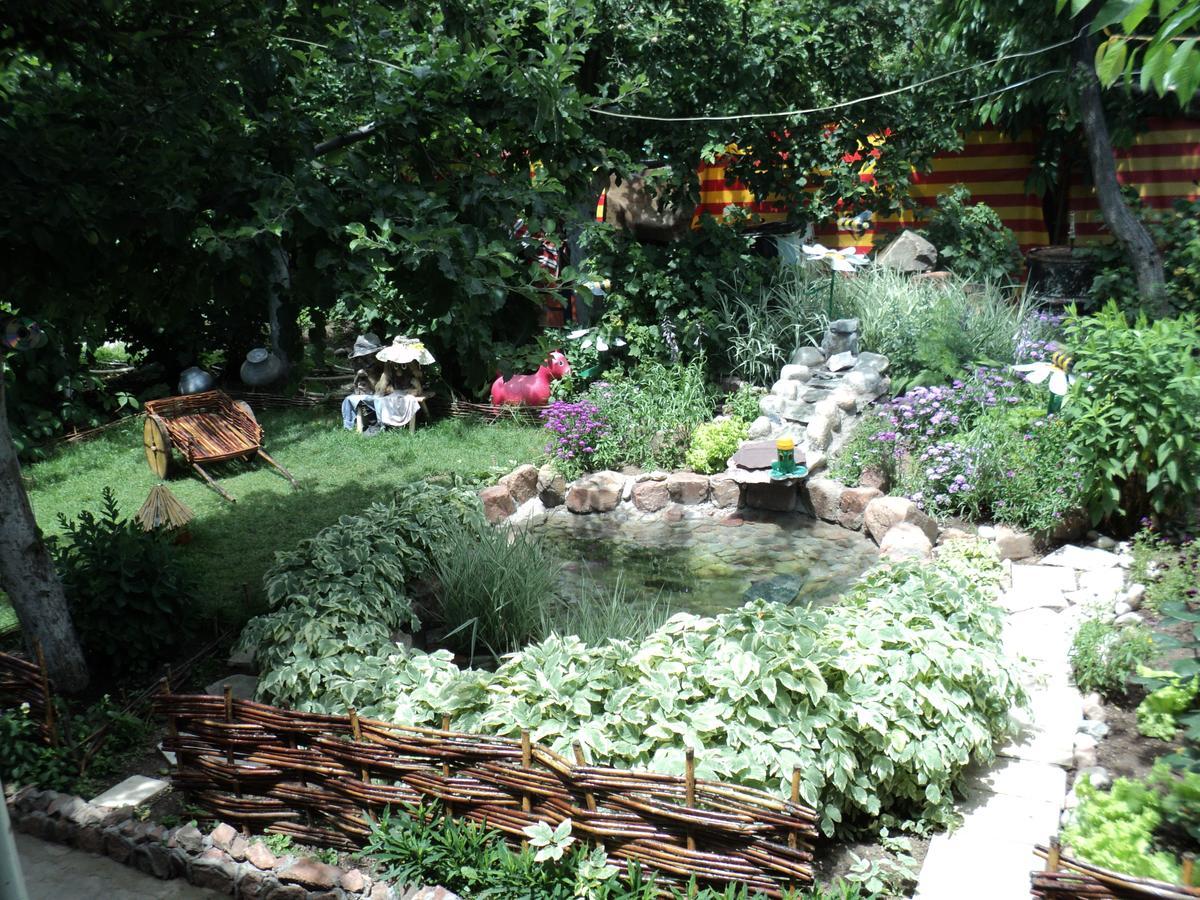 Olga Guest House Cholpon-Ata Exterior photo